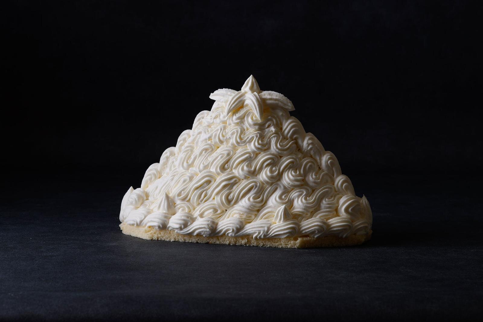 パレスホテル東京25年クリスマス ケーキ、サンタが座る“切り株風”&リース仕立てのピスタチオケーキも｜写真7