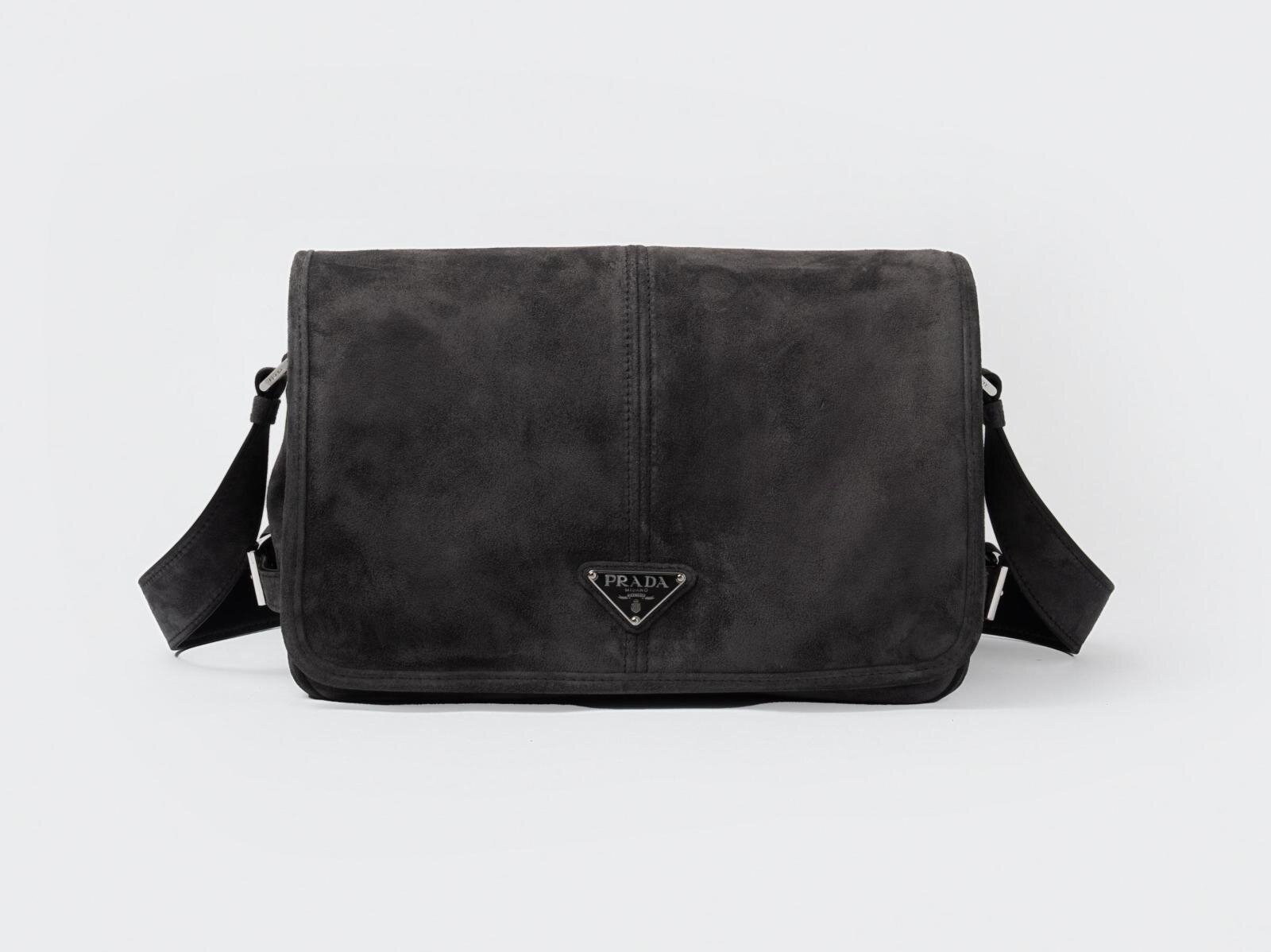 PRADA ブラック イロンバケットバッグ 楽天市場】【10/30限定・最大2万円OFFクーポン配布中】PRADA