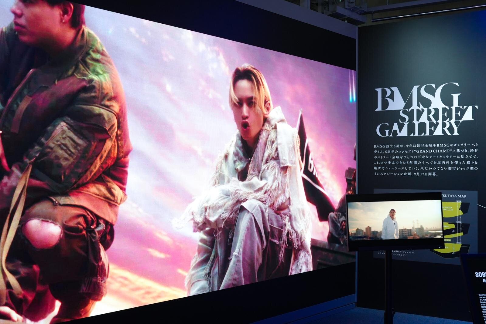 SKY-HI率いるBMSG“黒塗り”レコードショップが渋谷に、カバーアートのない音楽と出会う場所｜写真18