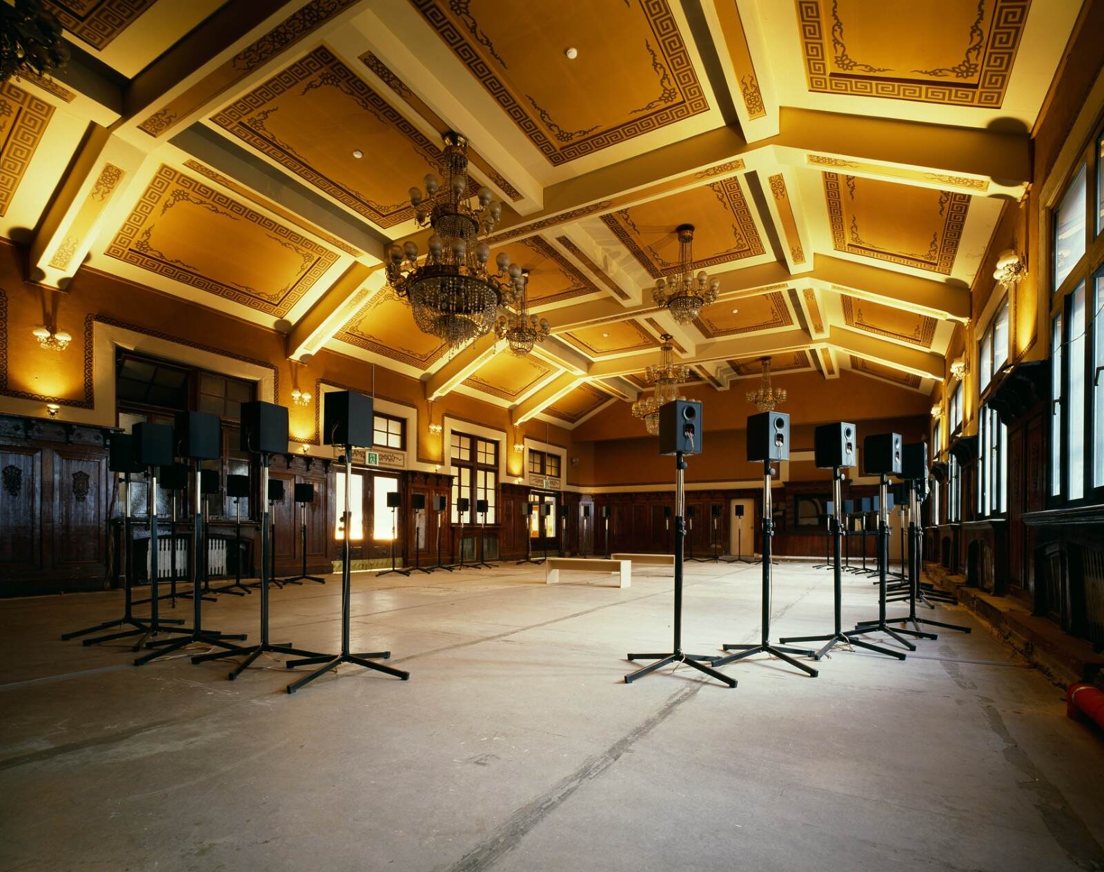 Platform Seoul(ソウル)での展示風景 2008年 Photo by Myoung-Rae Park. Courtesy of the artist and Luhring Augustine, New York / Fraenkel Gallery, San Francisco / Gallery Koyanagi, Tokyo.