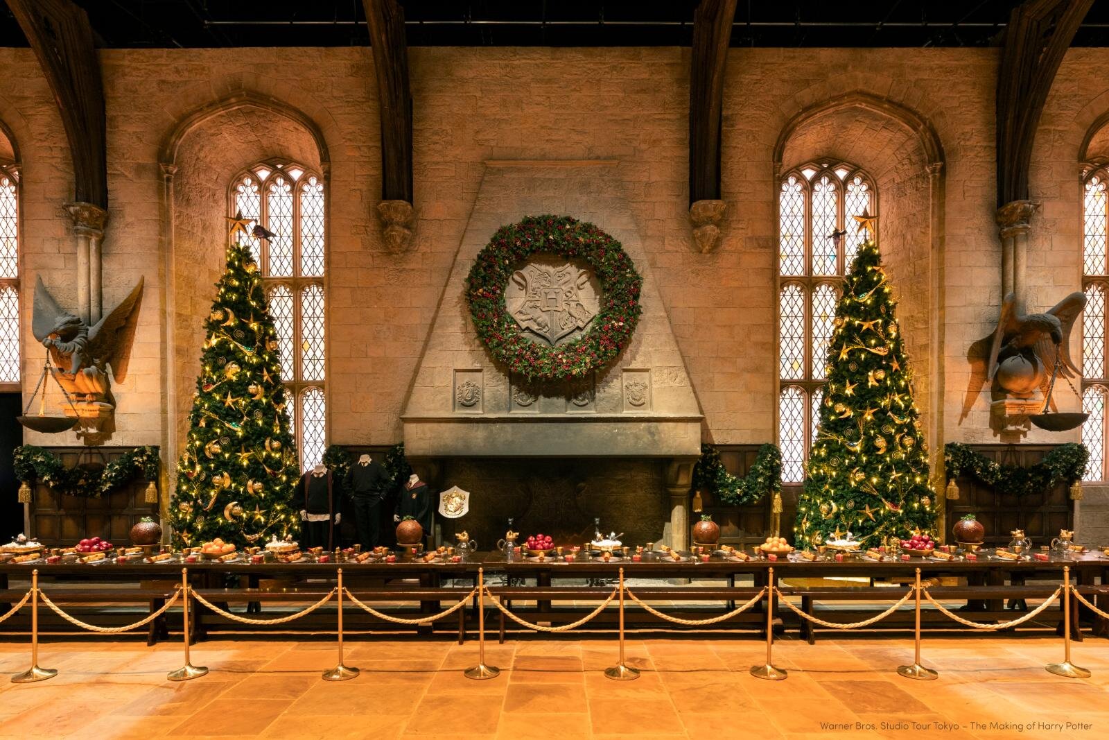 スタジオツアー東京のクリスマス「ホグワーツ・イン・ザ・スノー」大広間に浮かぶ400本のキャンドル｜写真3