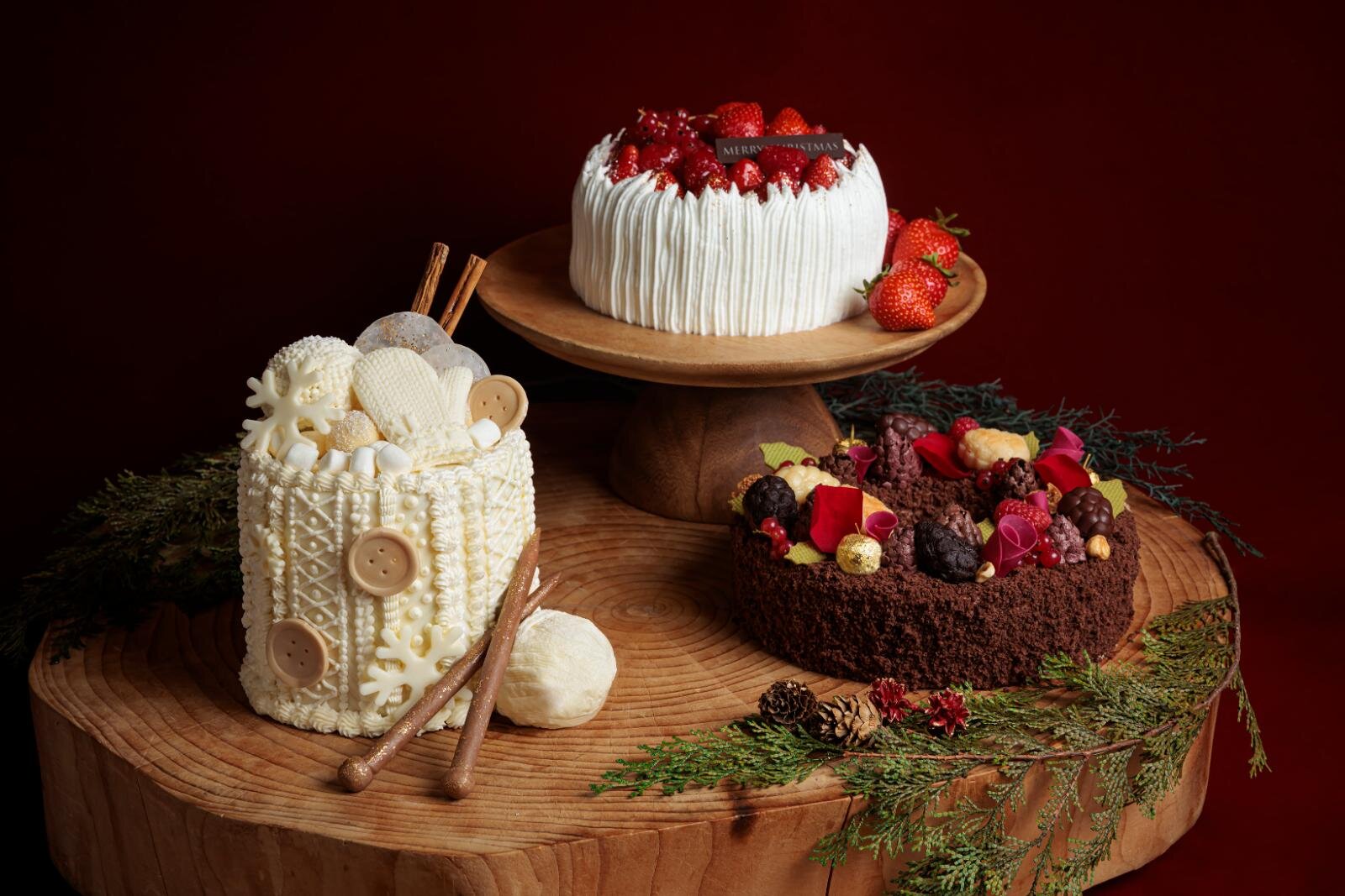 チョコ製ミトン付き“手編みニット風”クリスマスケーキ、ザ・プリンスギャラリー 東京紀尾井町から｜写真1
