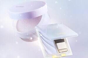 エクセル2025年クリスマスコスメ、雪景色着想“寒色”美容液パウダー＆ハイライター