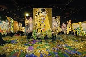 没入型展覧会「クリムト・アライブ」大阪で、グスタフ・クリムト“黄金の世界”を映像×音楽×香りで体感