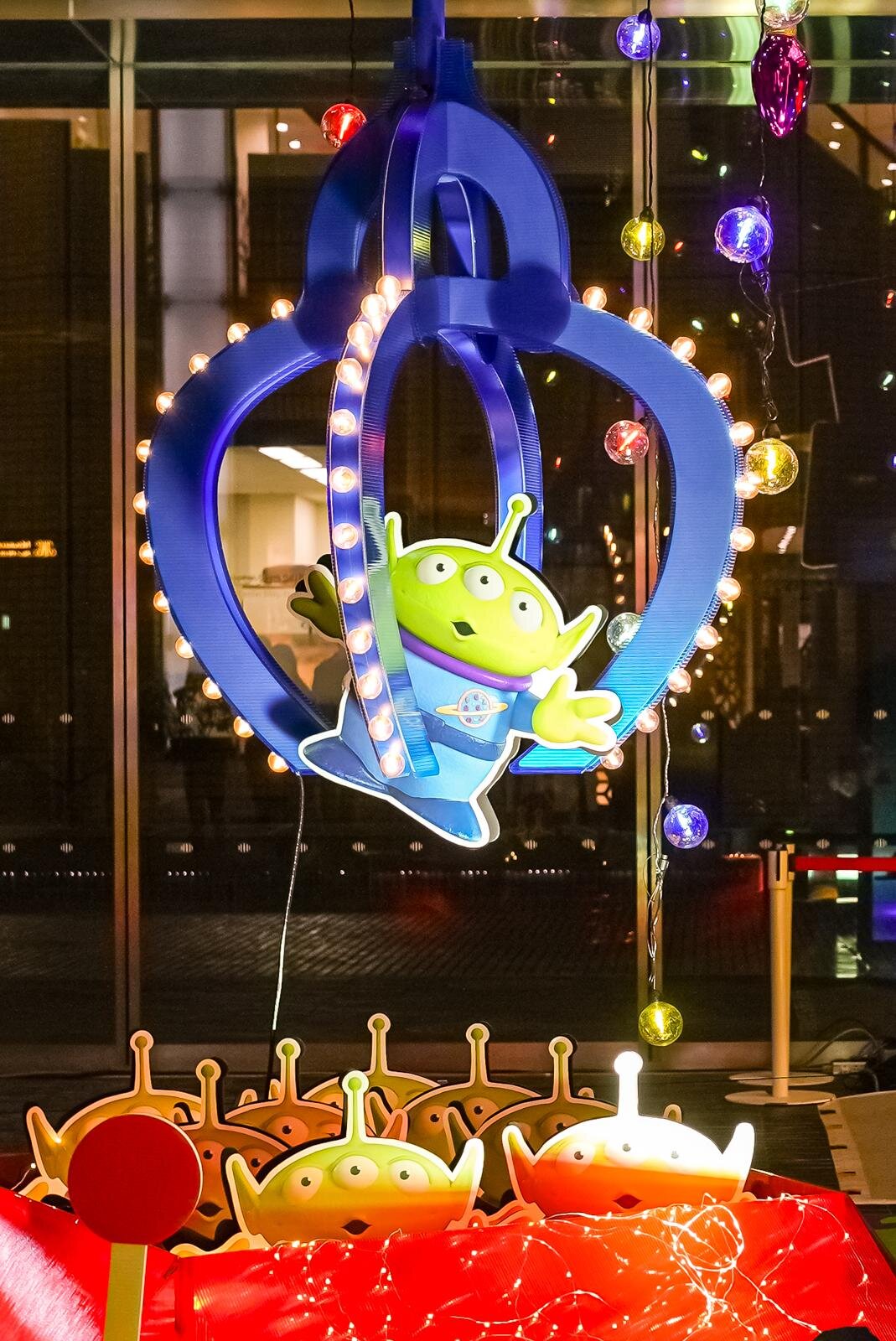 丸の内の25年クリスマス、ディズニー・アニメーション『アナ雪』『ズートピア2』など装飾｜写真7