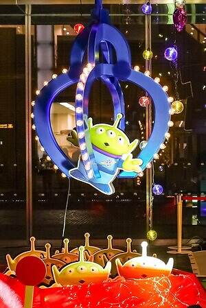 丸の内の25年クリスマス、ディズニー・アニメーション『アナ雪』『ズートピア2』など装飾｜写真7