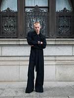 エゴンラボ“流麗シルエット”のウールジャンプスーツ、アディッション アデライデ限定で｜写真4