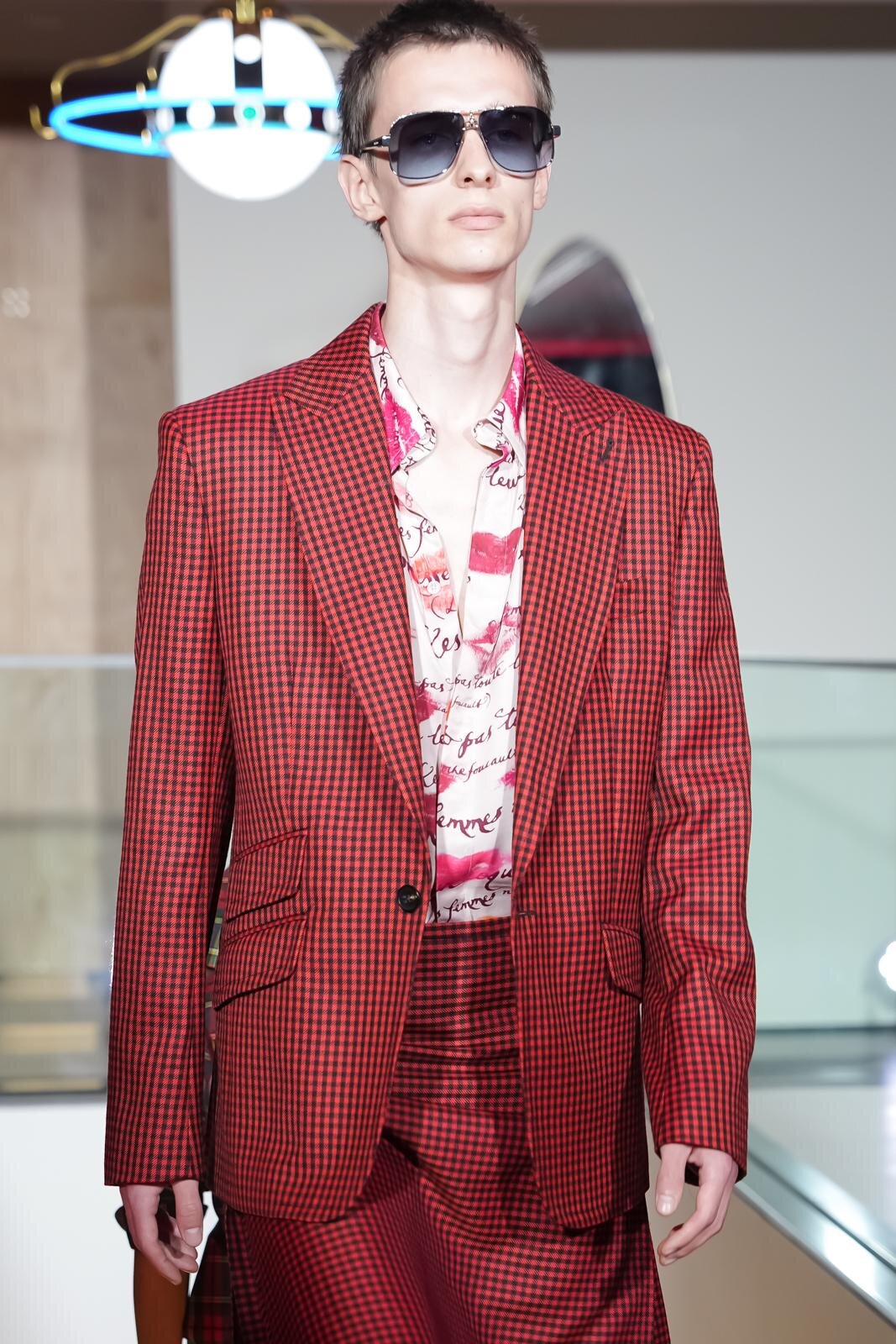 ヴィヴィアン・ウエストウッド青山旗艦店オープンを祝したミニショー、ブランドのDNAで溢れさせて｜写真3