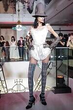 ヴィヴィアン・ウエストウッド青山旗艦店オープンを祝したミニショー、ブランドのDNAで溢れさせて｜写真17