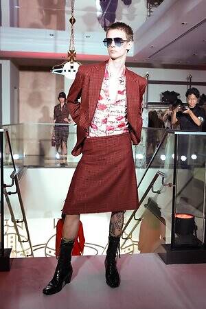 ヴィヴィアン・ウエストウッド青山旗艦店オープンを祝したミニショー、ブランドのDNAで溢れさせて|写真2