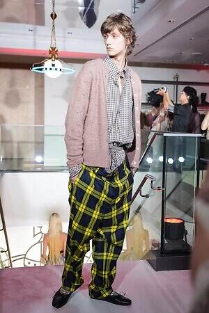 ヴィヴィアン・ウエストウッド青山旗艦店オープンを祝したミニショー、ブランドのDNAで溢れさせて|写真15