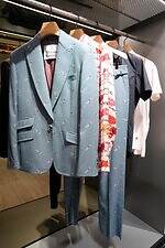 ヴィヴィアン・ウエストウッド、“ヴィーナス”主役の西洋絵画風ショルダーバッグ＆ねじれラブジャケット｜写真26