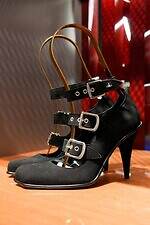 ヴィヴィアン・ウエストウッド、“ヴィーナス”主役の西洋絵画風ショルダーバッグ＆ねじれラブジャケット｜写真16