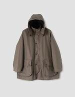 マーガレット・ハウエル×バブアーのアウター、“太畝コーデュロイ襟”のオイルトレンチコートなど｜写真3