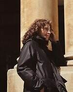 マーガレット・ハウエル×バブアーのアウター、“太畝コーデュロイ襟”のオイルトレンチコートなど｜写真28