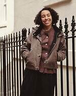 マーガレット・ハウエル×バブアーのアウター、“太畝コーデュロイ襟”のオイルトレンチコートなど｜写真19