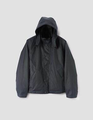 マーガレット・ハウエル×バブアーのアウター、“太畝コーデュロイ襟”のオイルトレンチコートなど｜写真4