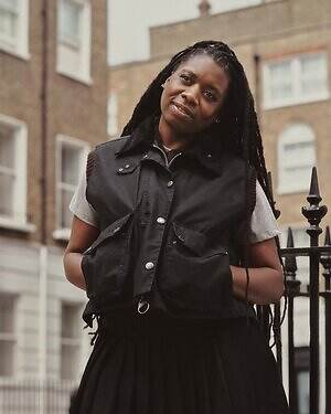 マーガレット・ハウエル×バブアーのアウター、“太畝コーデュロイ襟”のオイルトレンチコートなど｜写真22