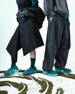 “螺旋着想”渦巻きブーツ＆湾曲ソールの3Dプリントシューズ、アライブフォームから｜写真1