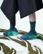 “螺旋着想”渦巻きブーツ＆湾曲ソールの3Dプリントシューズ、アライブフォームから｜写真2