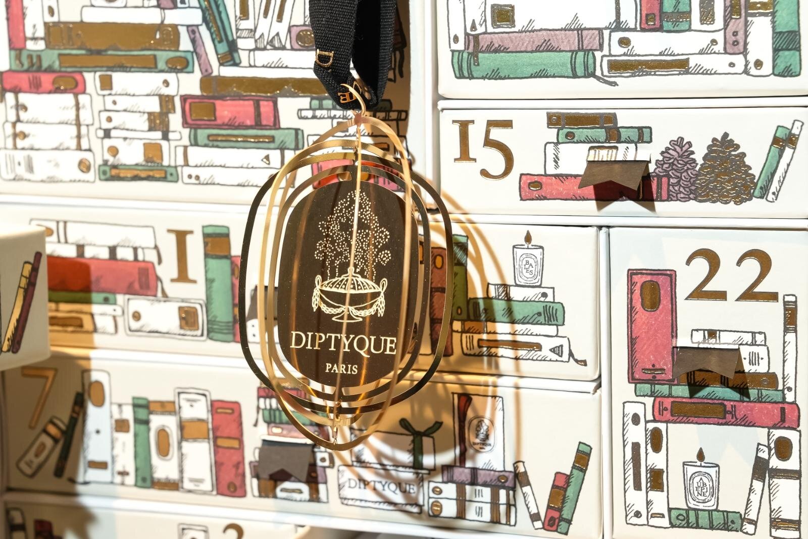 ディプティック2025年クリスマスコフレ第1弾“本型”猫のアドベントカレンダー｜写真3