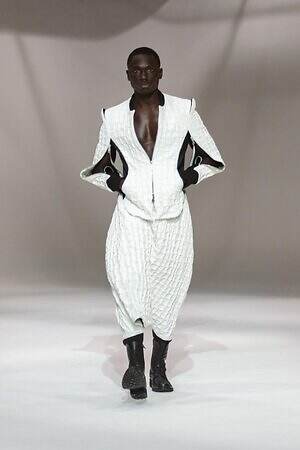 リンシュウ(RYNSHU) 2026年春夏ウィメンズ&メンズコレクション  - 写真10