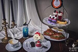 Q-pot CAFE.25年ハロウィン、コウモリ舞うアフタヌーンティー＆オバケのスイーツプレート