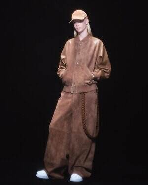 エー レザー(A LEATHER) 2025-26年秋冬ウィメンズコレクション  - 写真2