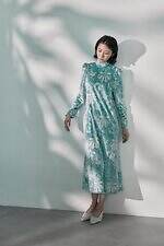 マメ クロゴウチ×ステュディオス“ボタニカル柄ベロア”のワンピース＆トップス｜写真6