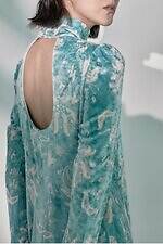 マメ クロゴウチ×ステュディオス“ボタニカル柄ベロア”のワンピース＆トップス｜写真5