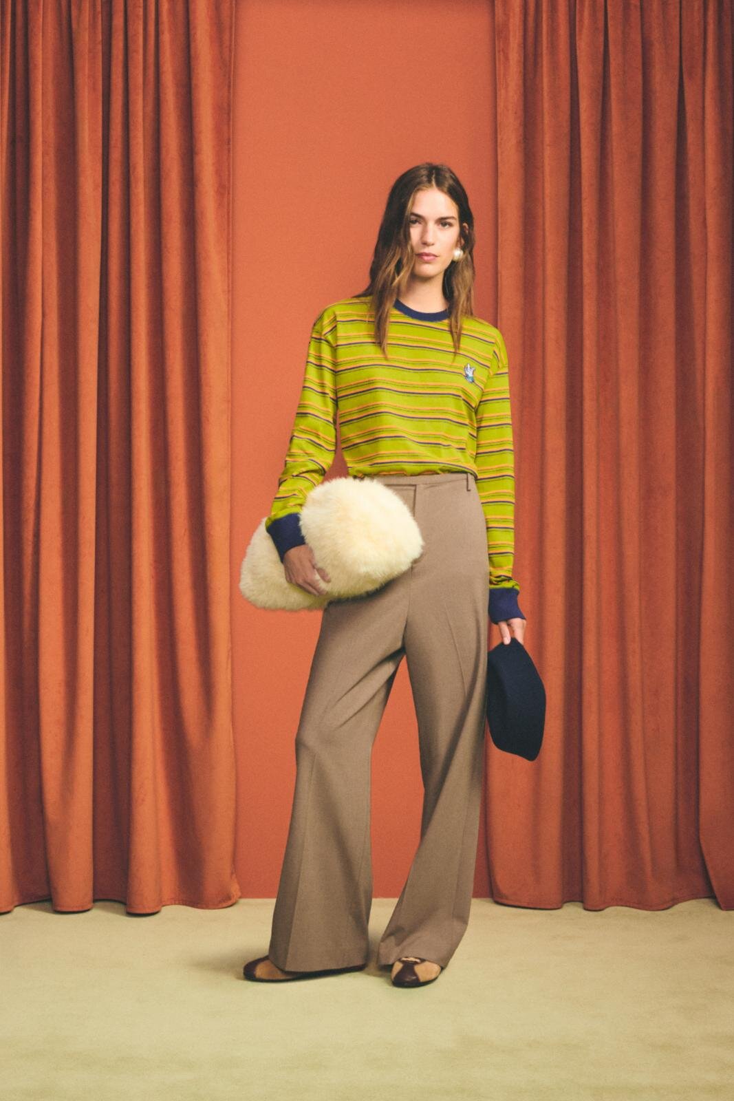 ZARA×ディズニー“ミッキー＆フレンズ”着想ウェア、ミニーのリボンカーディガンやファーコート｜写真87
