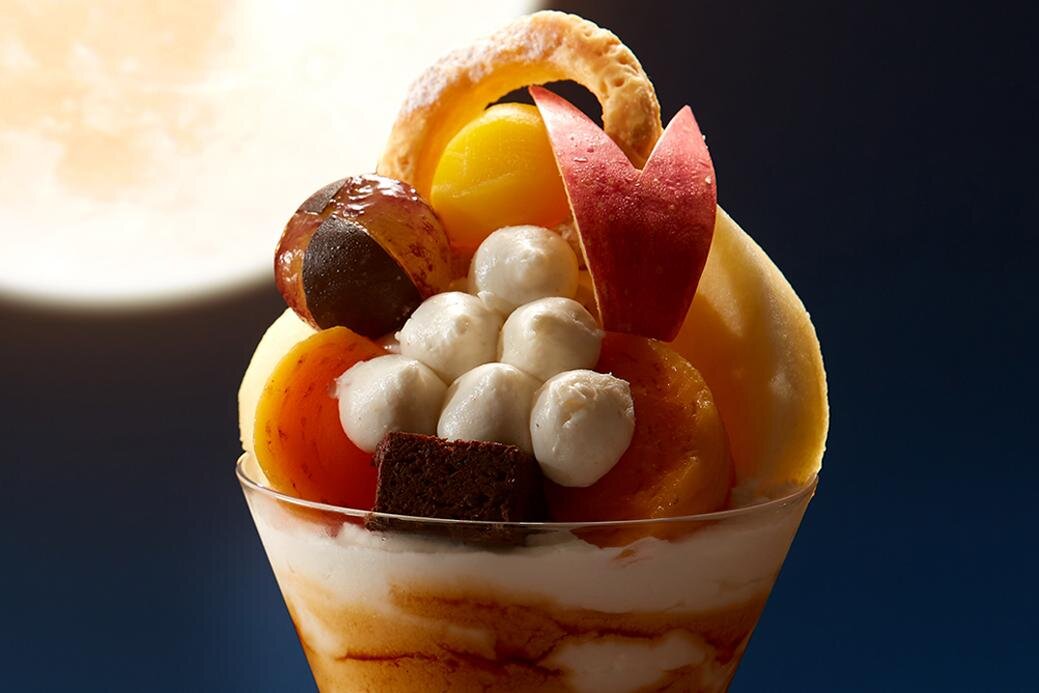 タカノフルーツパーラー“十五夜”着想パフェ、満月に見立てた栗＆団子風洋梨パルフェ
