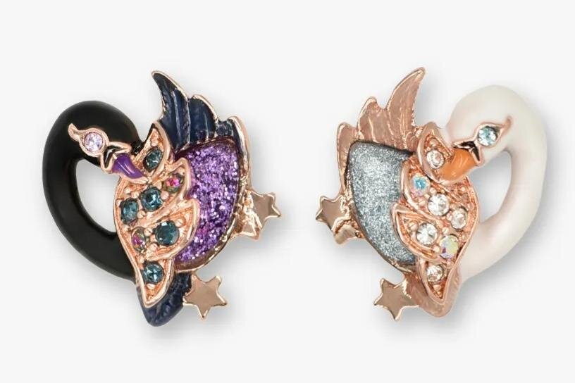 アナ スイ“ブラックスワン”アクセサリー、パール揺れるネックレスや黒鳥＆白鳥ピアス