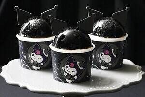 クロミ×パステル、まっくろずきんプリンやクロミの"黒ねこ姿"チョコプリンも