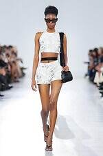 マックスマーラ 26年春夏コレクション - “芸術の女王”ポンパドゥール夫人をミューズに｜写真19