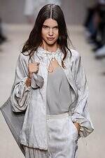 エンポリオ アルマーニ 26年春夏コレクション - 旅の煌めき、夢心地な余韻｜写真16