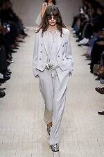 エンポリオ アルマーニ 26年春夏コレクション - 旅の煌めき、夢心地な余韻｜写真21