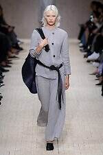 エンポリオ アルマーニ 26年春夏コレクション - 旅の煌めき、夢心地な余韻｜写真26