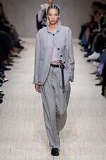 エンポリオ アルマーニ 26年春夏コレクション - 旅の煌めき、夢心地な余韻｜写真28