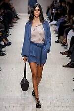 エンポリオ アルマーニ 26年春夏コレクション - 旅の煌めき、夢心地な余韻｜写真38