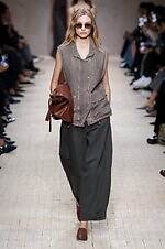 エンポリオ アルマーニ 26年春夏コレクション - 旅の煌めき、夢心地な余韻｜写真44