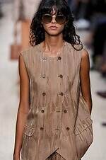 エンポリオ アルマーニ 26年春夏コレクション - 旅の煌めき、夢心地な余韻｜写真56