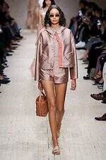 エンポリオ アルマーニ 26年春夏コレクション - 旅の煌めき、夢心地な余韻｜写真59