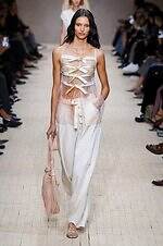 エンポリオ アルマーニ 26年春夏コレクション - 旅の煌めき、夢心地な余韻｜写真61