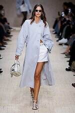 エンポリオ アルマーニ 26年春夏コレクション - 旅の煌めき、夢心地な余韻｜写真65