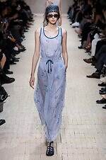 エンポリオ アルマーニ 26年春夏コレクション - 旅の煌めき、夢心地な余韻｜写真74