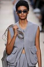 エンポリオ アルマーニ 26年春夏コレクション - 旅の煌めき、夢心地な余韻｜写真76