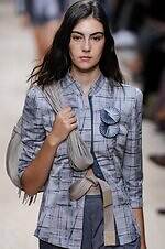 エンポリオ アルマーニ 26年春夏コレクション - 旅の煌めき、夢心地な余韻｜写真78