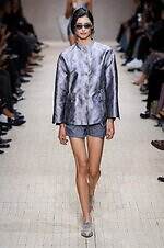 エンポリオ アルマーニ 26年春夏コレクション - 旅の煌めき、夢心地な余韻｜写真79