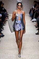 エンポリオ アルマーニ 26年春夏コレクション - 旅の煌めき、夢心地な余韻｜写真81